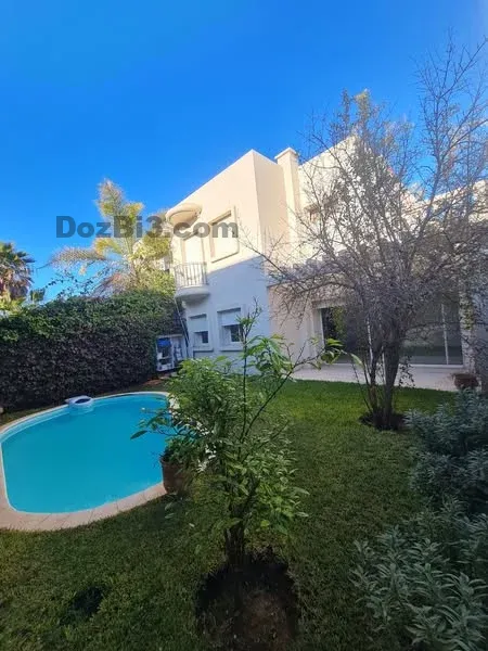 Villa à vendre au centre de Dar Bouazza