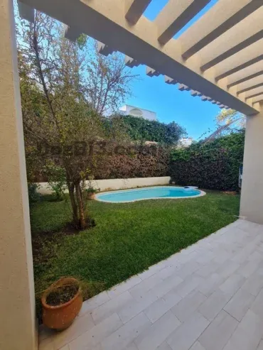 Villa à vendre au centre de Dar Bouazza