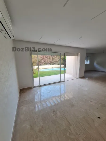 Villa à vendre au centre de Dar Bouazza