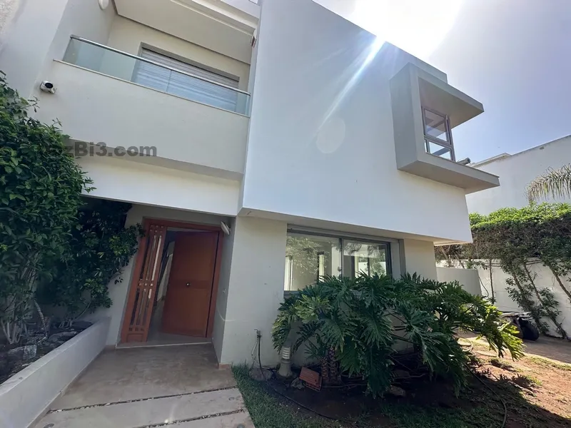Villa à vendre près du McDonald’s près de Oued Merzeg