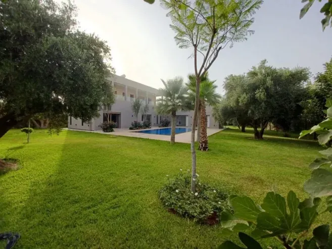 Villa de Prestige à Vendre – Route de Fès, Km 16