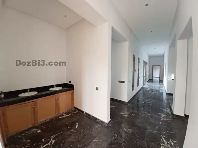 Villa de Prestige à Vendre – Route de Fès, Km 16