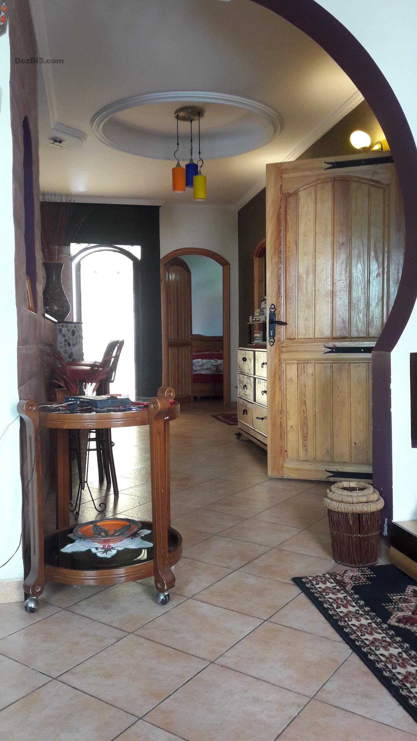 Maison avec magadin commercial