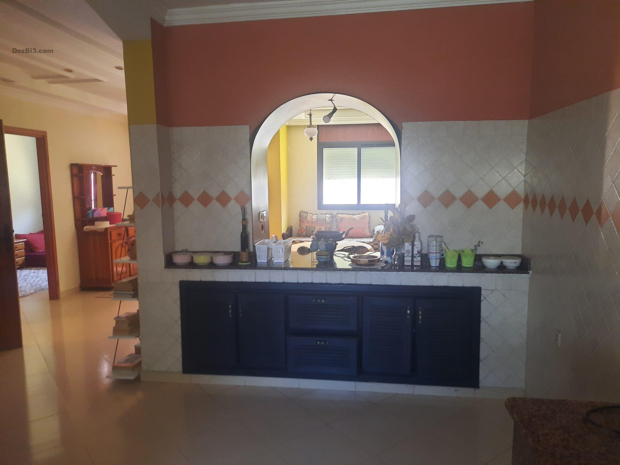 Maison avec magadin commercial