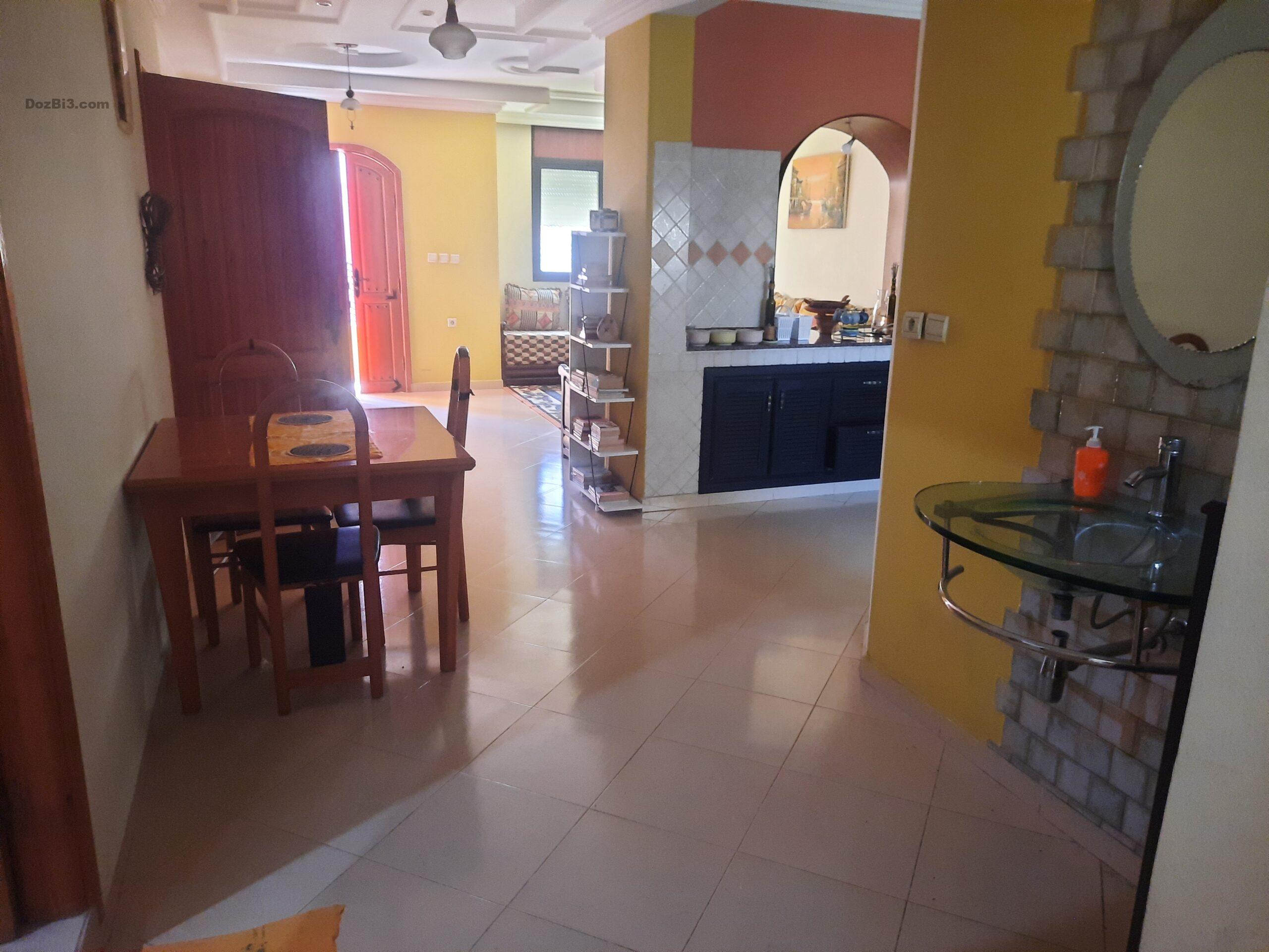 Maison avec magadin commercial