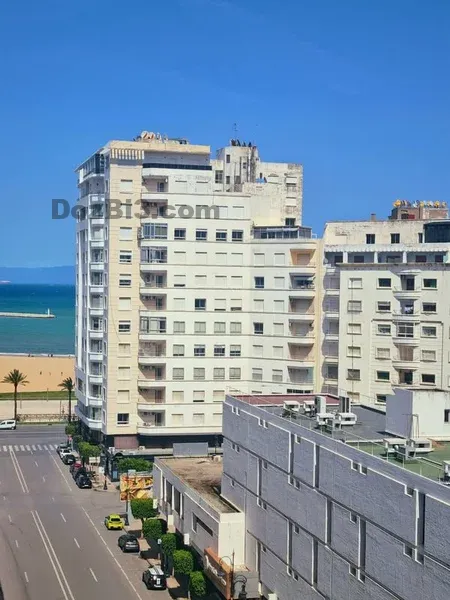 Appartement de luxe à louer centre ville au bord de la mer