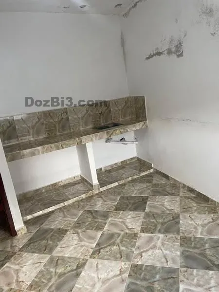 chambre ensoleillée à louer sur rue à Achennad