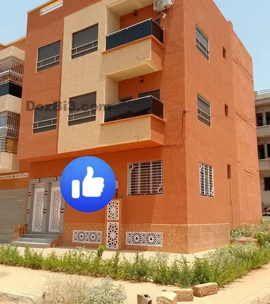 Duplex à vendre près du quartier Al Madhar
