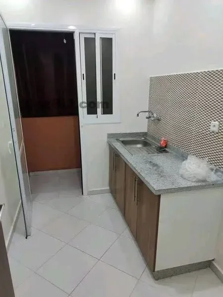 Chambre avec balcon à louer à Dyor Marjane