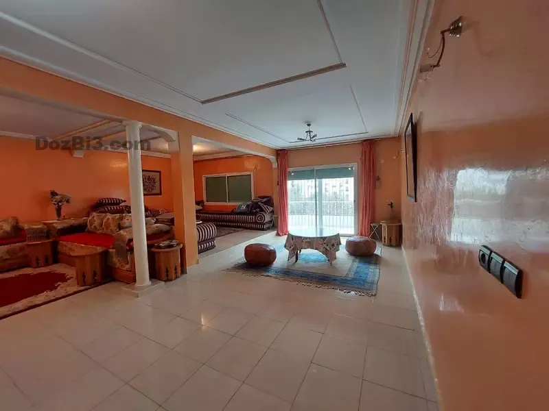 Appartement à vendre rue Farhat Hached près du centre culturel américain