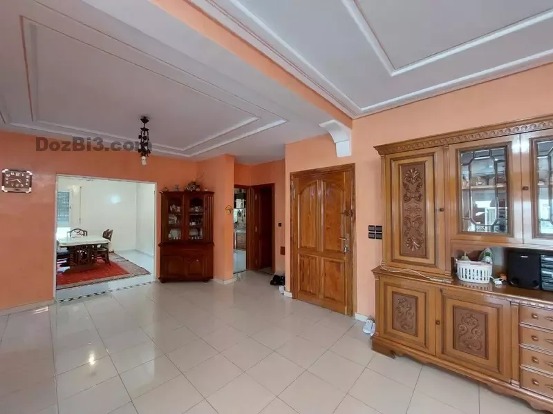 Appartement à vendre rue Farhat Hached près du centre culturel américain
