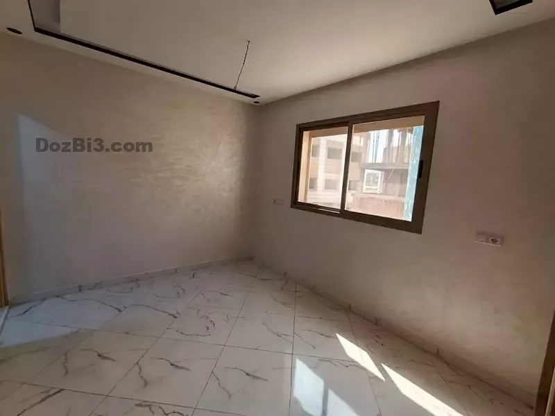 appartement à vendre à côté Al Bustan dans la rue de la Faculté des Sciences