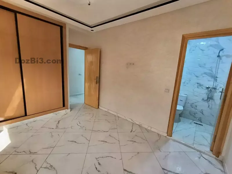 appartement à vendre à côté Al Bustan dans la rue de la Faculté des Sciences