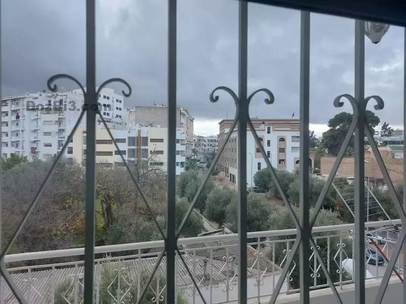 Appartement à vendre rue Farhat Hached près du centre culturel américain