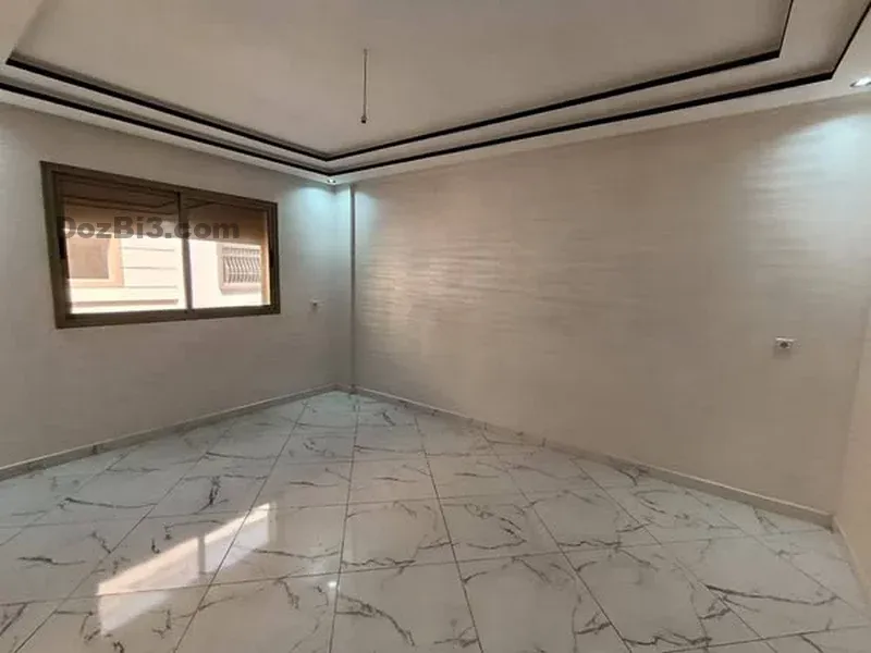 appartement à vendre à côté Al Bustan dans la rue de la Faculté des Sciences