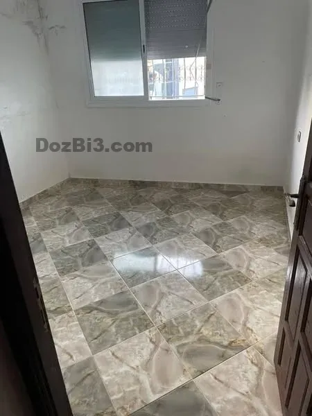 chambre ensoleillée à louer sur rue à Achennad