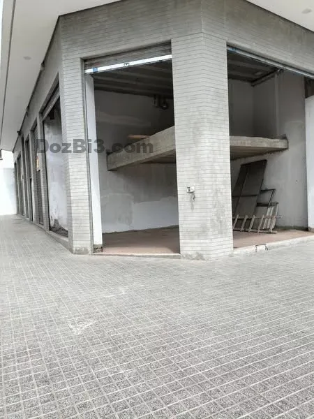 Local commercial a vendre angle 3 façade Palmier