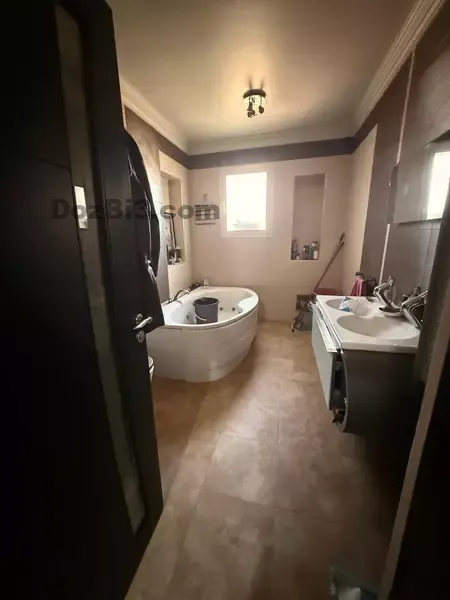 Villa à vendre près de pont entre Kchali (القنطرة بين القشالي)