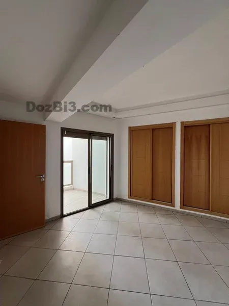 Appartement vide a louer Av mokawama