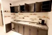 Studio neuf meublé à louer – Avenue El Majd