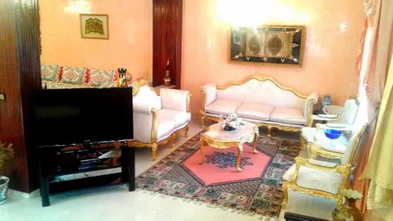 Villa de luxe à vendre dans le quartier chic de Surin