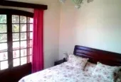 Villa de luxe à vendre dans le quartier chic de Surin