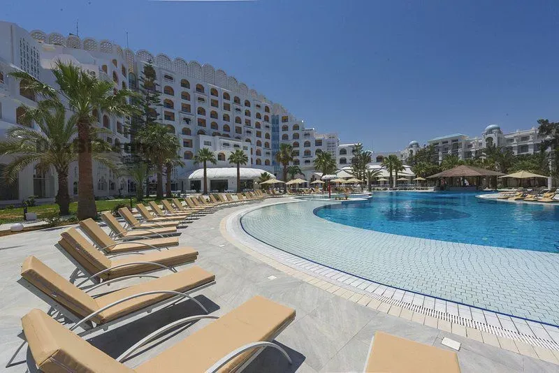 Vente aux enchères – Hôtel Le Tivoli 4*