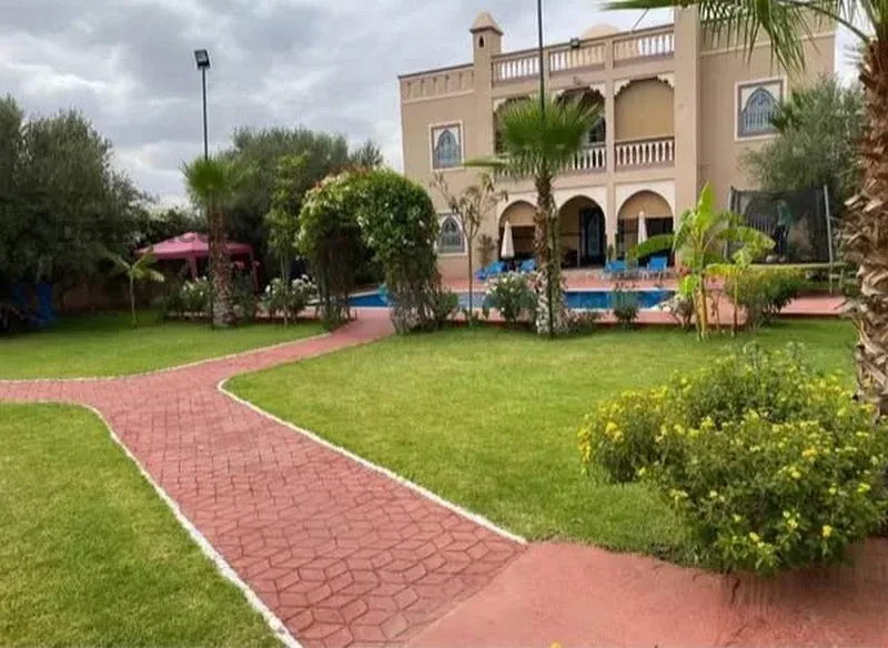 villa a louer route de Ouarzazate – style Riad