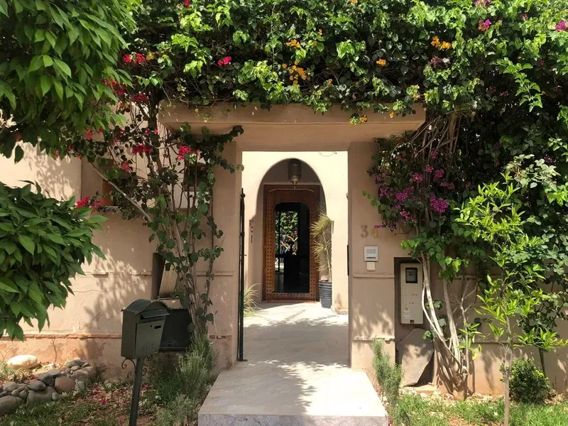villa à Louer meublée proche de carrefour Targa