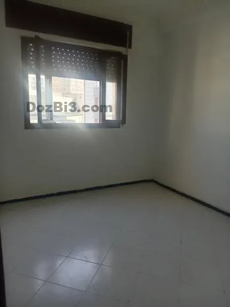 Appartement vide à louer complexe Hassani