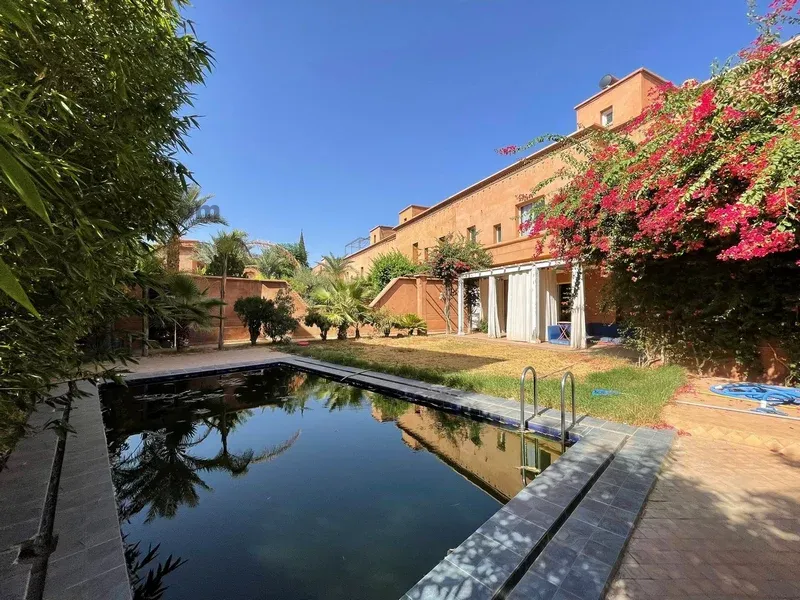 Villa à Louer meublée Agdal