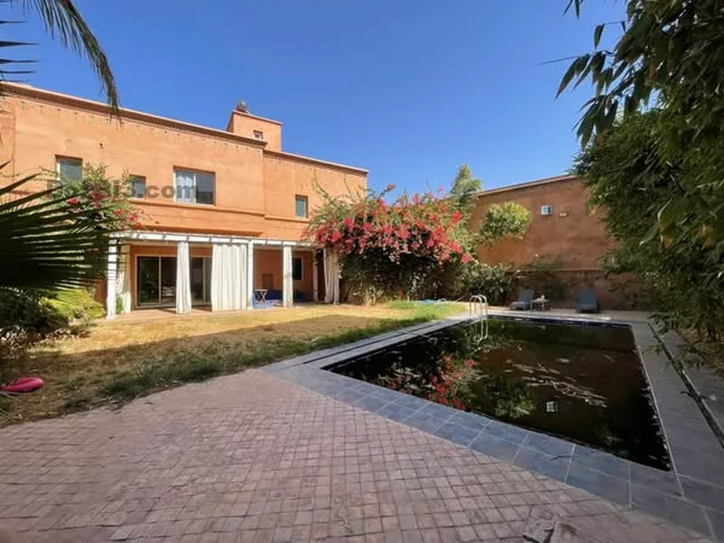 Villa à Louer meublée Agdal