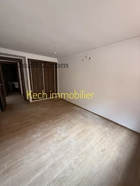 Duplex avec piscine à vendre Gueliz