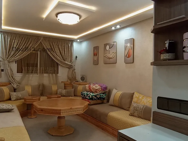 Appartement à louer au centre hay Salam