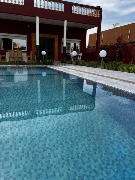 Villa meublé avec piscine à louer route de Ouarzazate