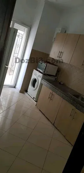 Chambre meublée avec placard à louer Mimouza