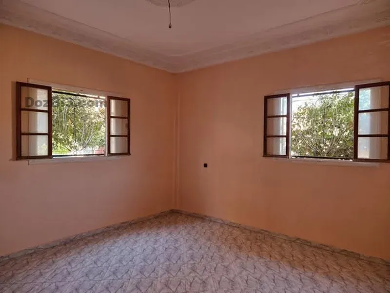 appartement vide à vendre hay Charaf