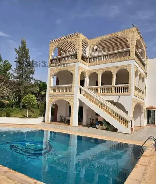 Superbe Villa de Prestige à vendre à Illigh
