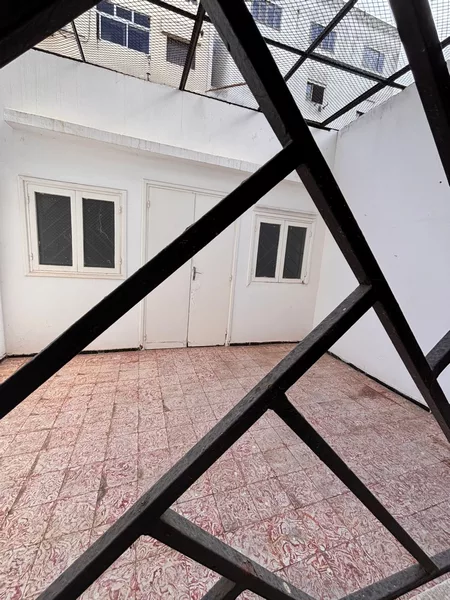 Appartement pour habitation out usage bureau Agdal