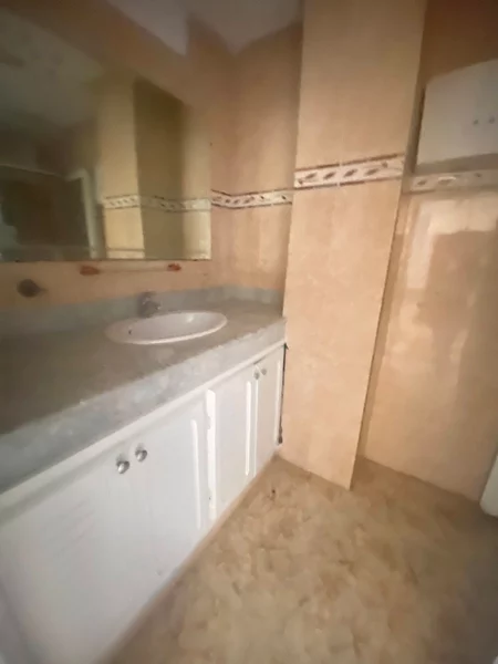 appartement à louer à côté place al joulane Hassan