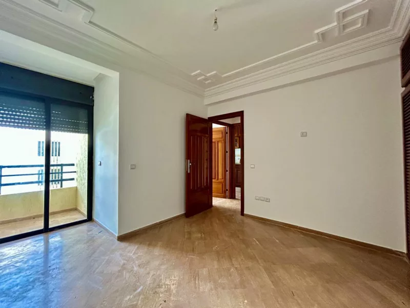 appartement entièrement rénové à louer Hay Riad