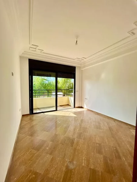 appartement entièrement rénové à louer Hay Riad