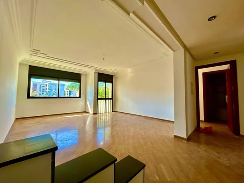 appartement entièrement rénové à louer Hay Riad