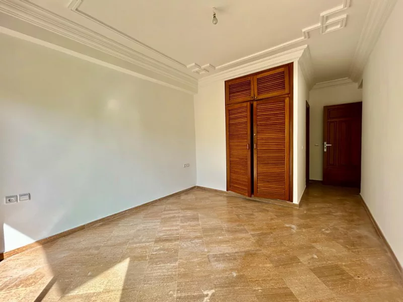 appartement entièrement rénové à louer Hay Riad