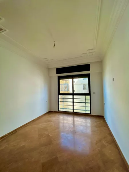 appartement entièrement rénové à louer Hay Riad