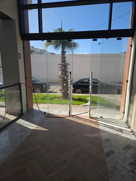 Magasin neuf à louer Salé