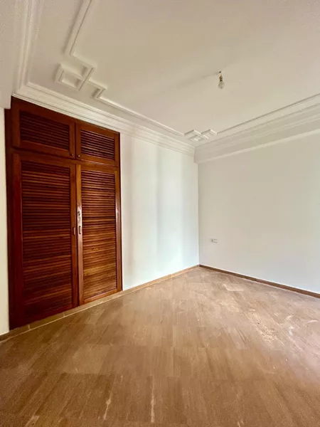 appartement entièrement rénové à louer Hay Riad