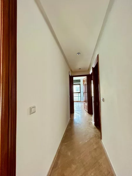 appartement entièrement rénové à louer Hay Riad