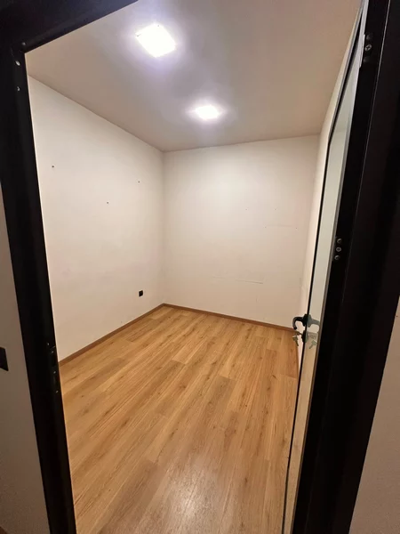 magasin à louer 2 MARS