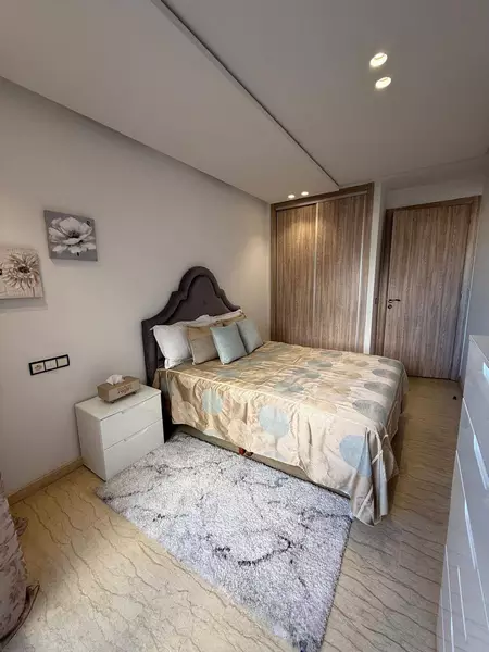 Studio meublé neuf a louer à Roche noir